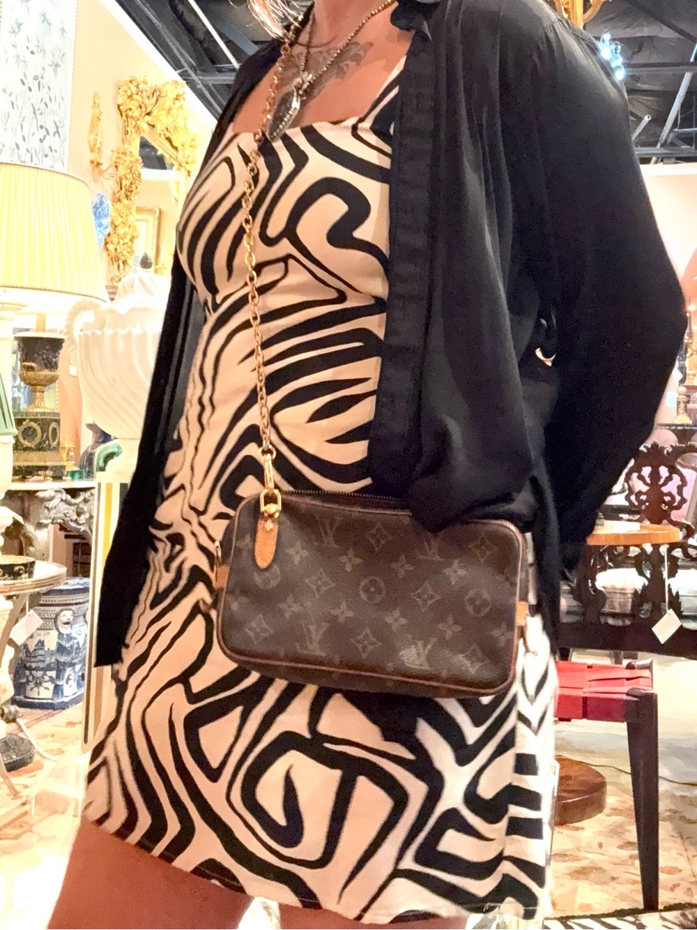 Vintage upcycled- Louis Vuitton Monogram Canvas Pochette Crossbody Bag. - Picture 3 of 10